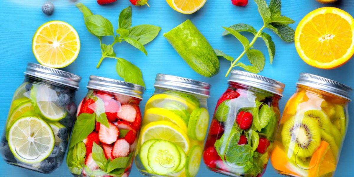 دتاکس طبیعی و موثر با سیب و خیار | نوشیدنی سبک و سمزدا