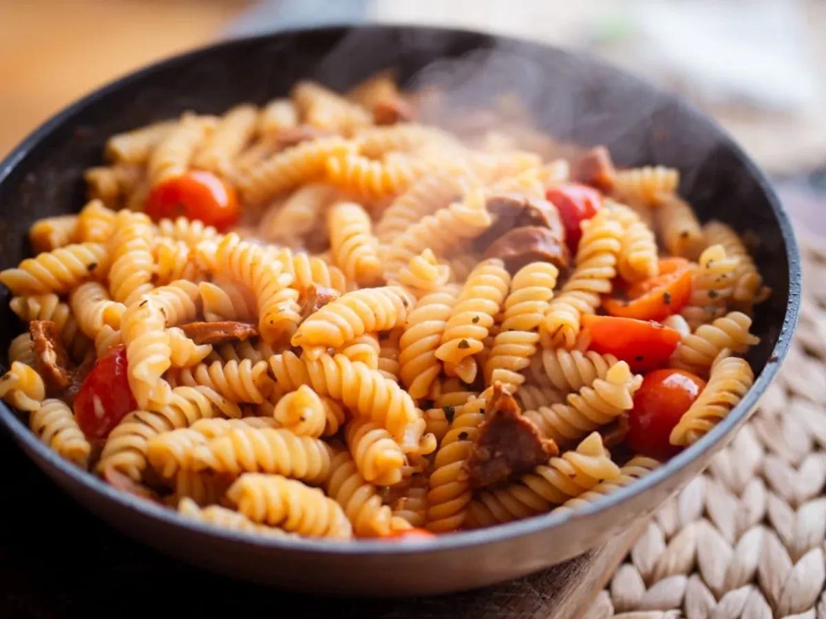 طرز تهیه پاستا دودی با طعم خاص و خوشمزه