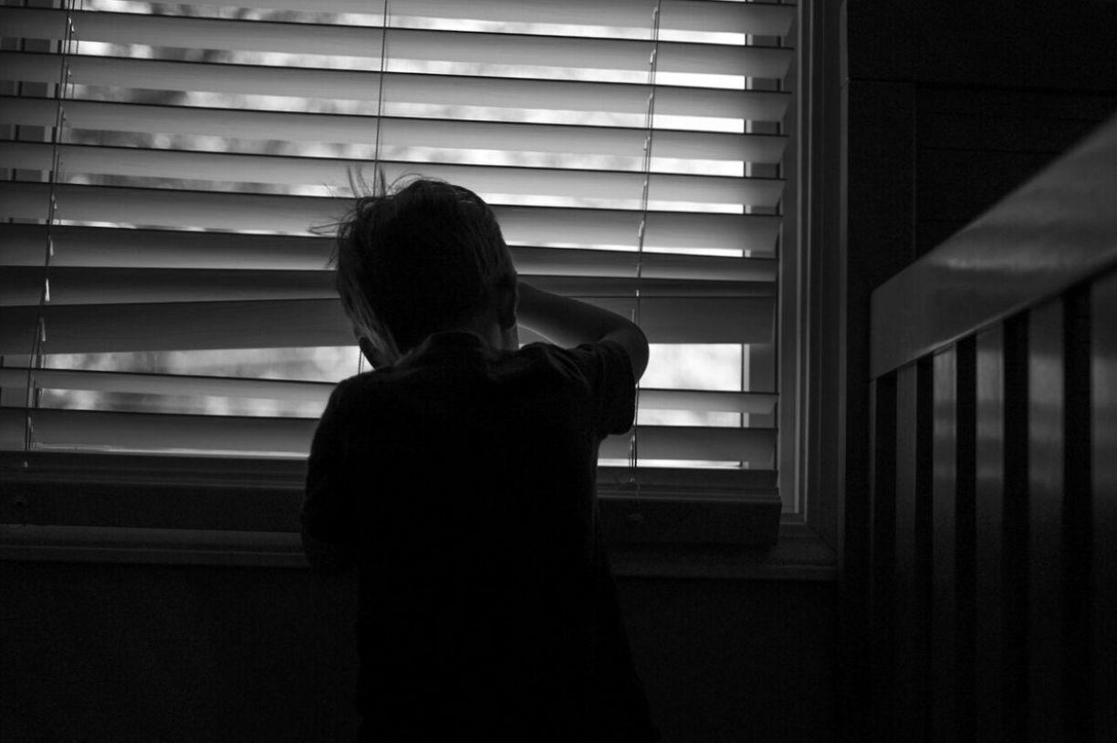 چگونه کودکان را درباره تجاور و آزار جنسی آگاه کنیم؟