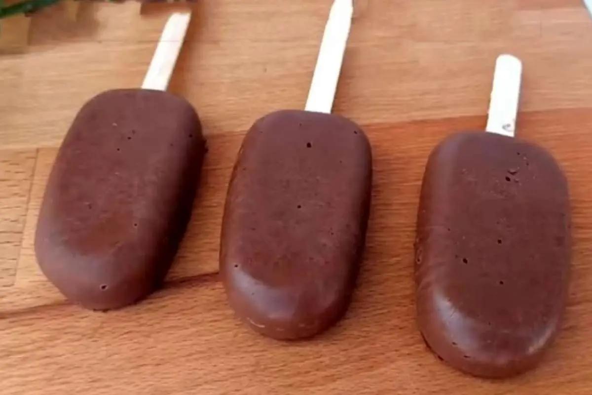 ببینید؛ چگونه بستنی سالم و خوشمزه بدون شیر و شکر بسازیم خنک، سبک و مقوی؛ مناسب روزهای گرم تابستان